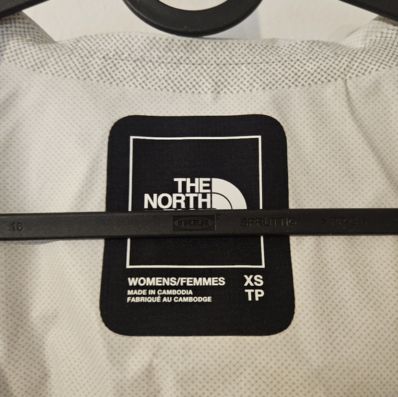 The North FACE rain jacket - Picture 4 of 7